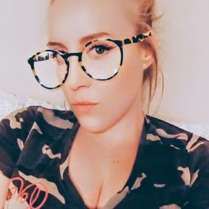 Meet your Posher, Kacey